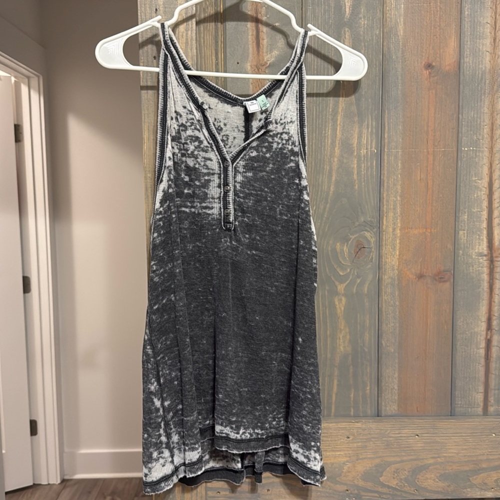 Distressed racerback charcoal grey tank top size small acid wash so cute